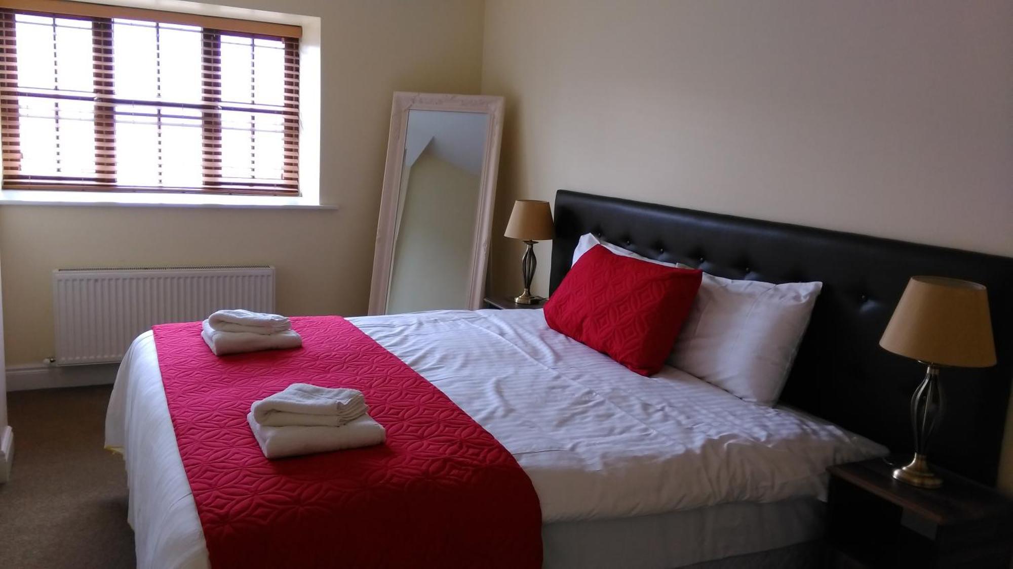 New Forest Estate Lodges Tyrrellspass Ruang foto