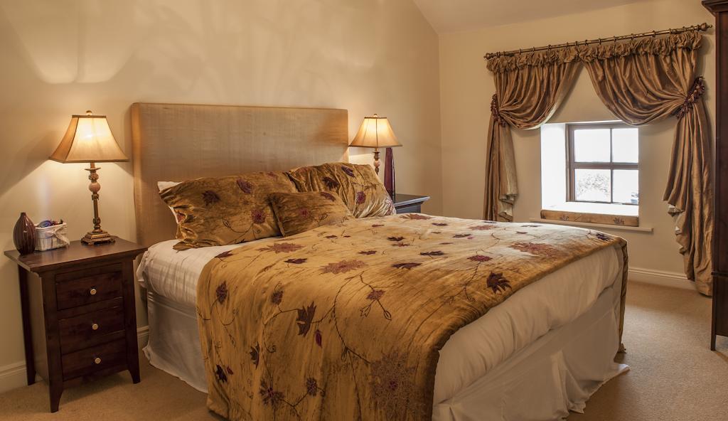New Forest Estate Lodges Tyrrellspass Bagian luar foto