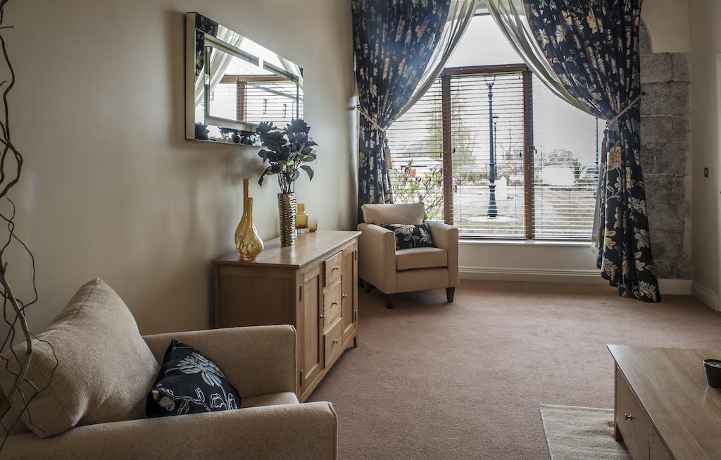 New Forest Estate Lodges Tyrrellspass Bagian luar foto