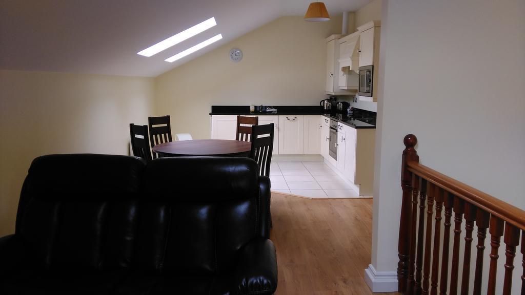 New Forest Estate Lodges Tyrrellspass Ruang foto