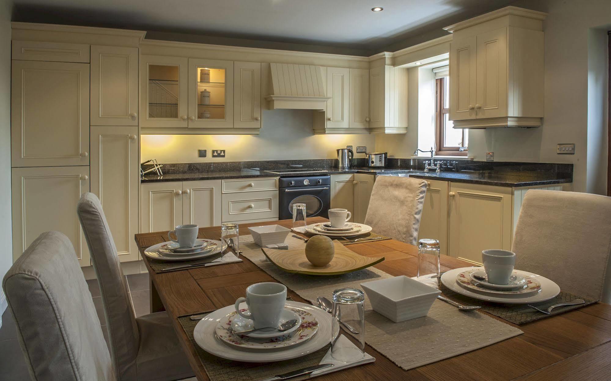 New Forest Estate Lodges Tyrrellspass Bagian luar foto