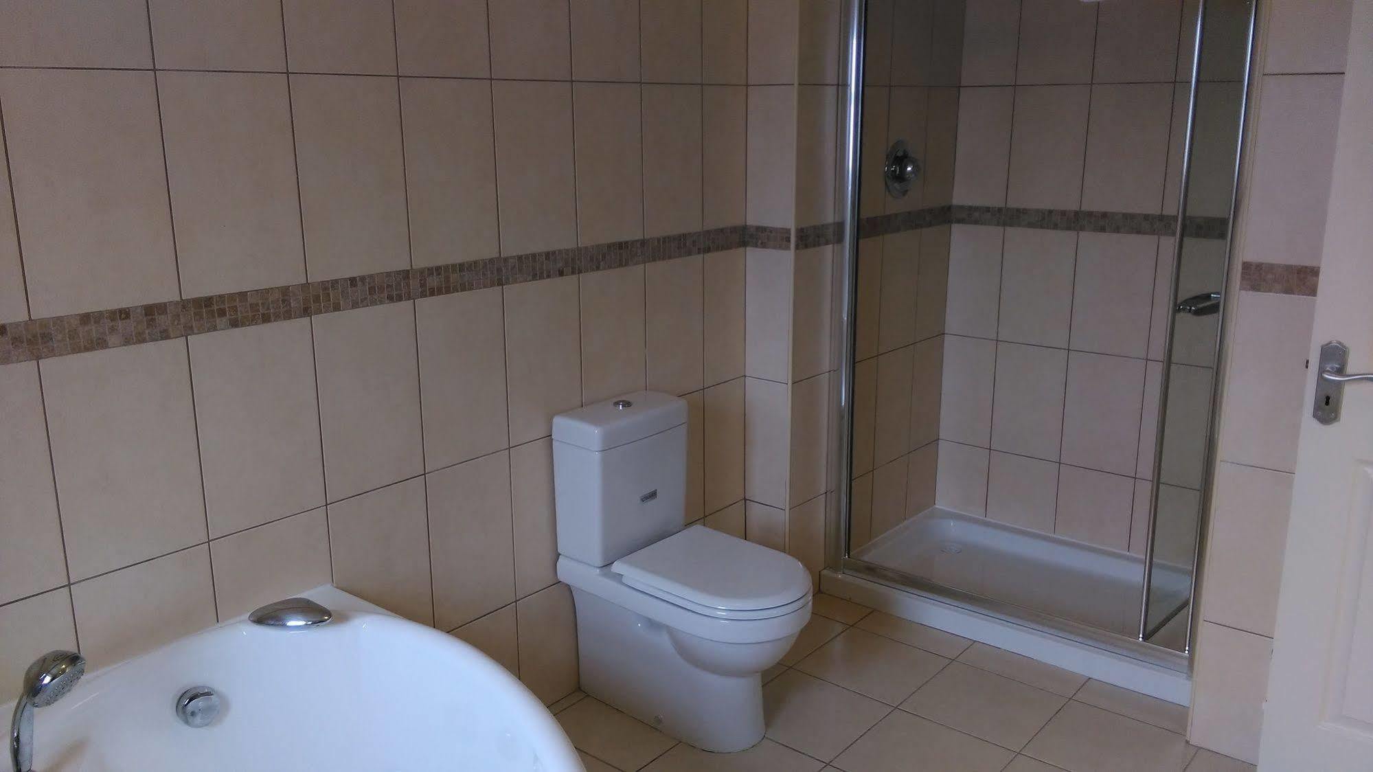 New Forest Estate Lodges Tyrrellspass Bagian luar foto