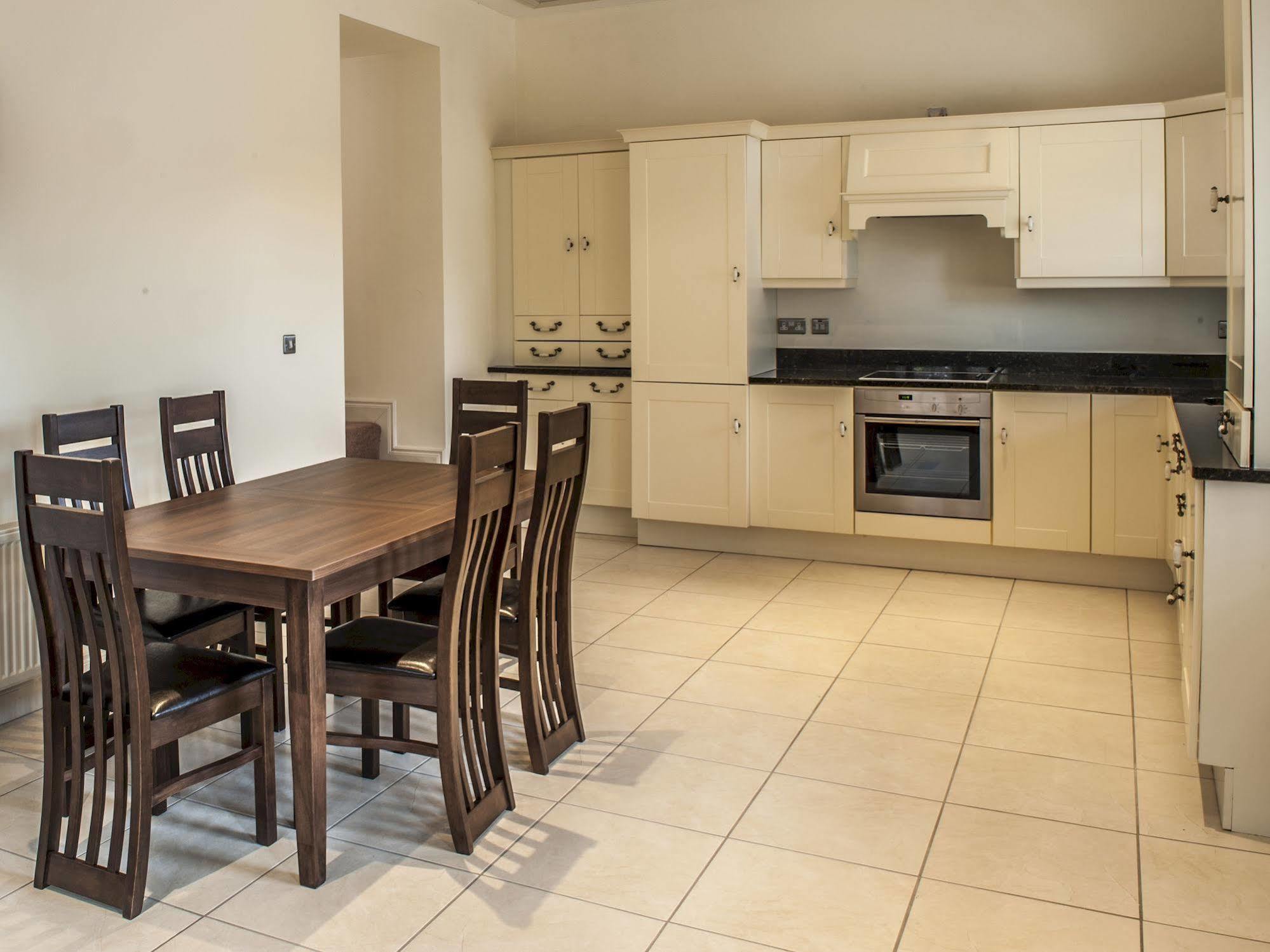 New Forest Estate Lodges Tyrrellspass Bagian luar foto