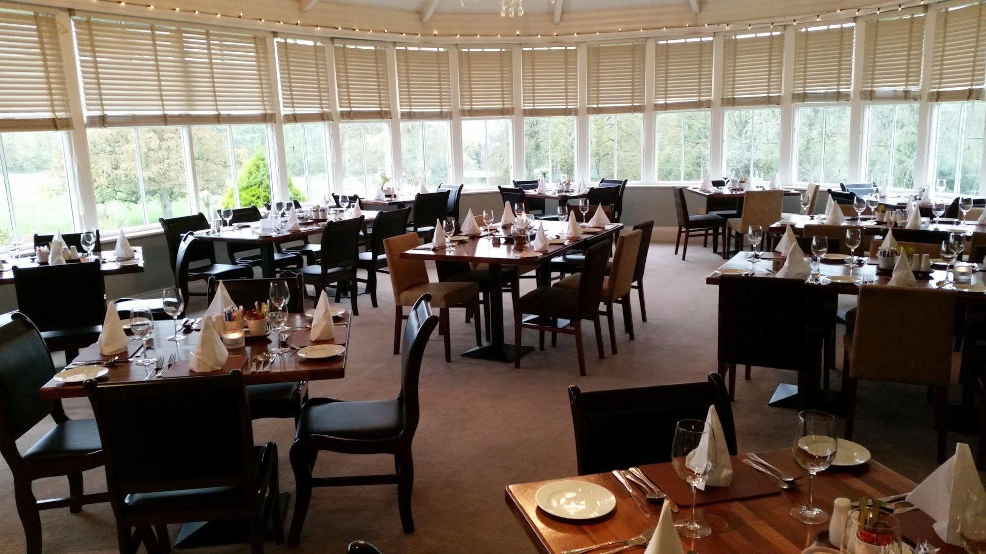 New Forest Estate Lodges Tyrrellspass Bagian luar foto
